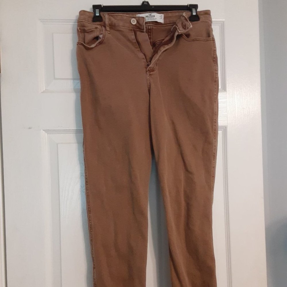 Women's Brown Hollister Curvy High-Rise Mom Jean Size 5R